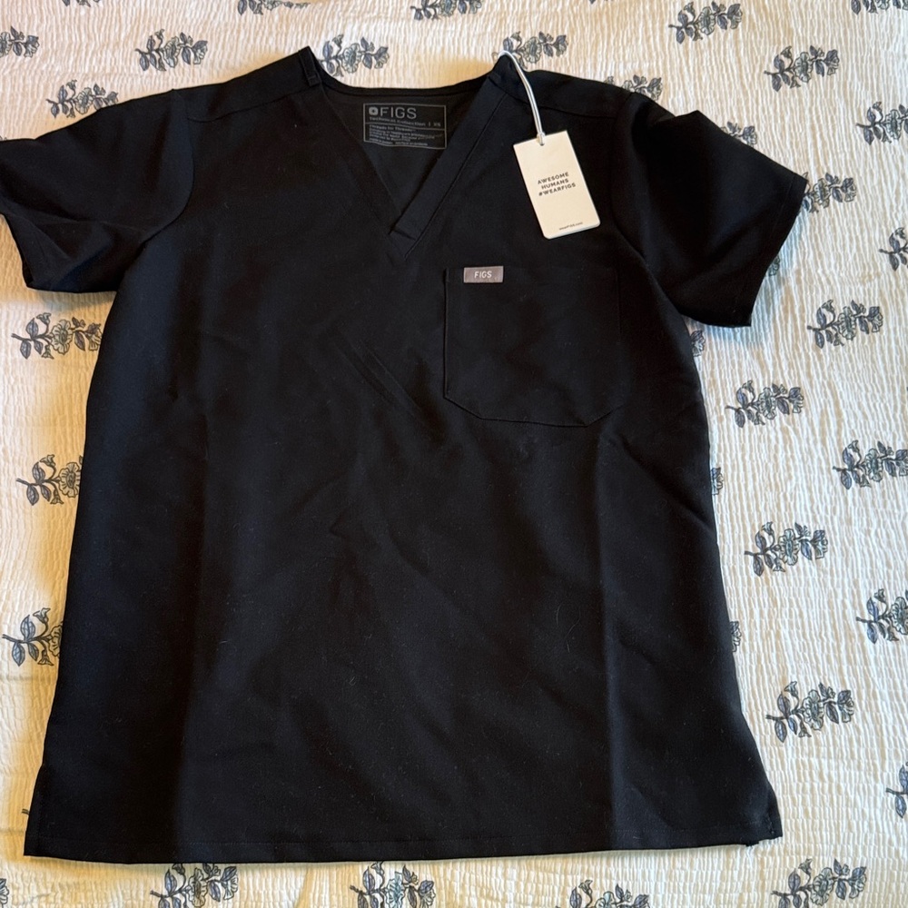 Figs Catarina One Pocket Black V-Neck Scrub Top